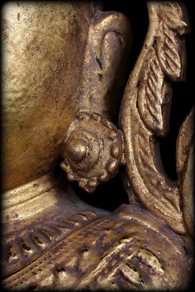 Extremely Rare 18C Wood Crown Shan Burma Buddha #A040